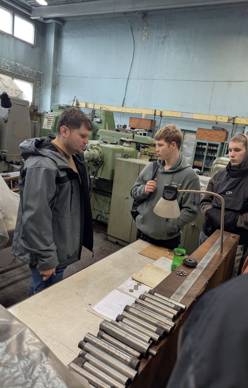 Экскурсия на завод «Изумруд»