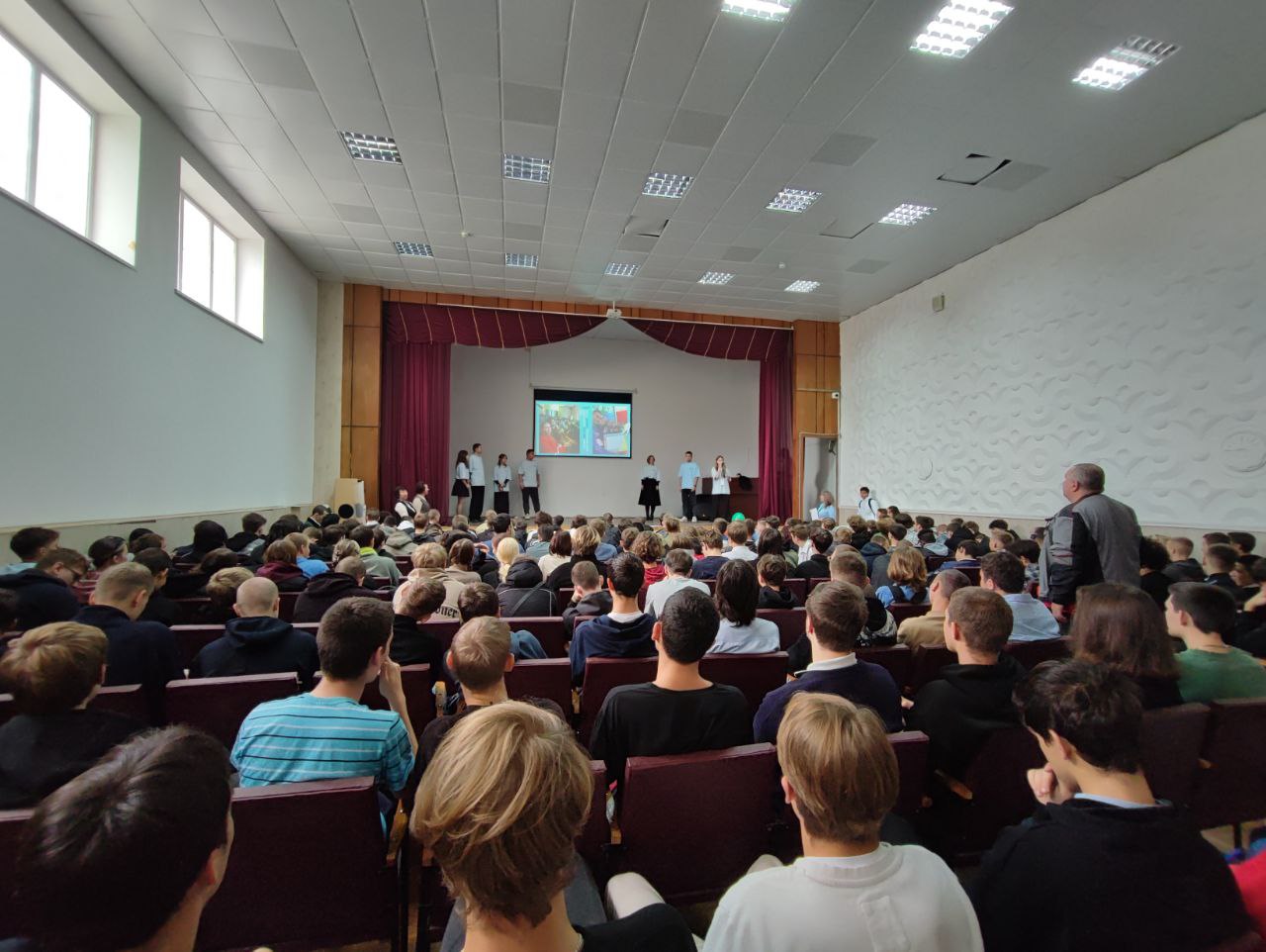 Линейка в колледже: новые цели, новые возможности