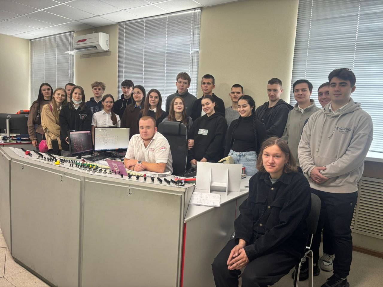 Погружение в профессию: будущие железнодорожники на ЖД станции